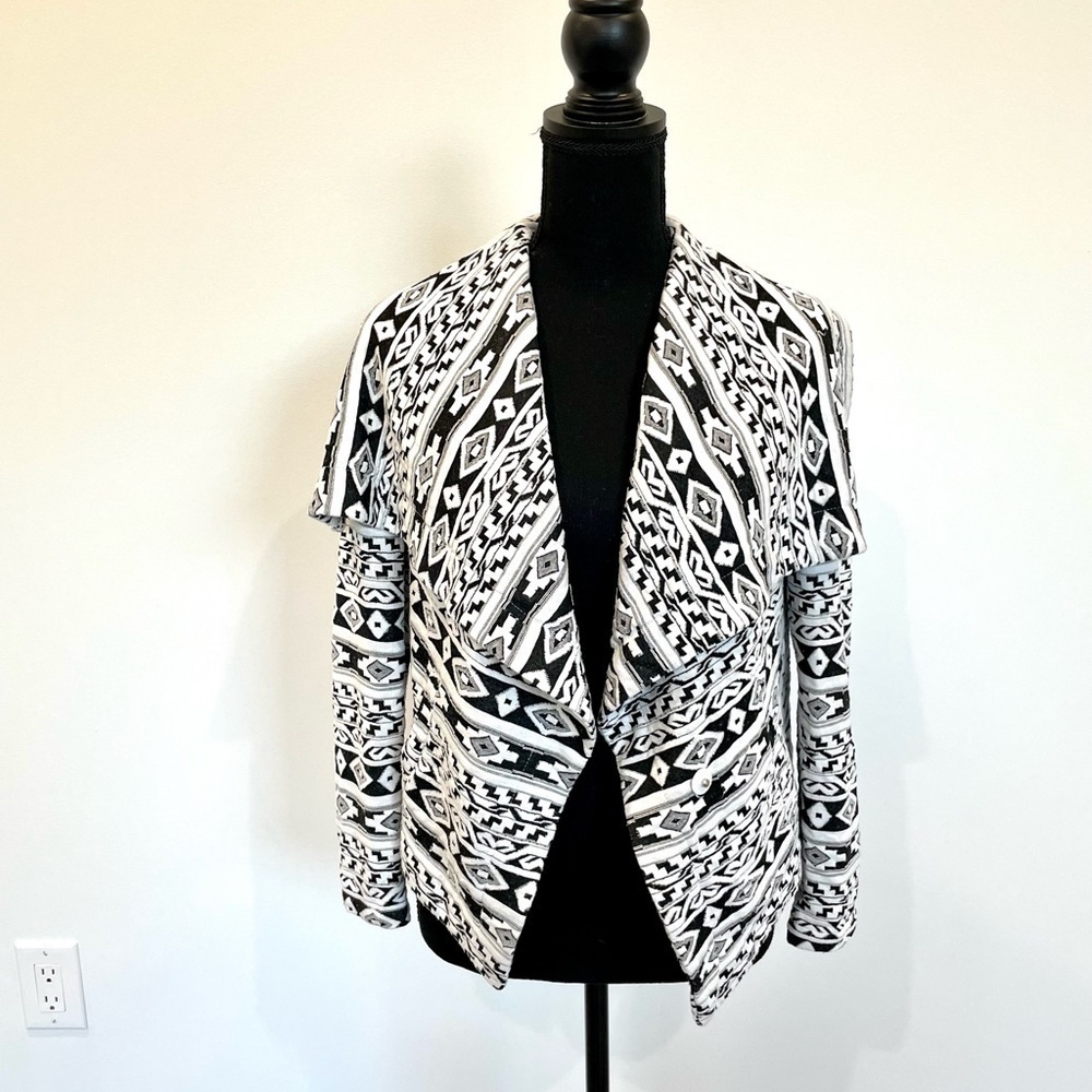 American Rag Black & White Front Close Blazer